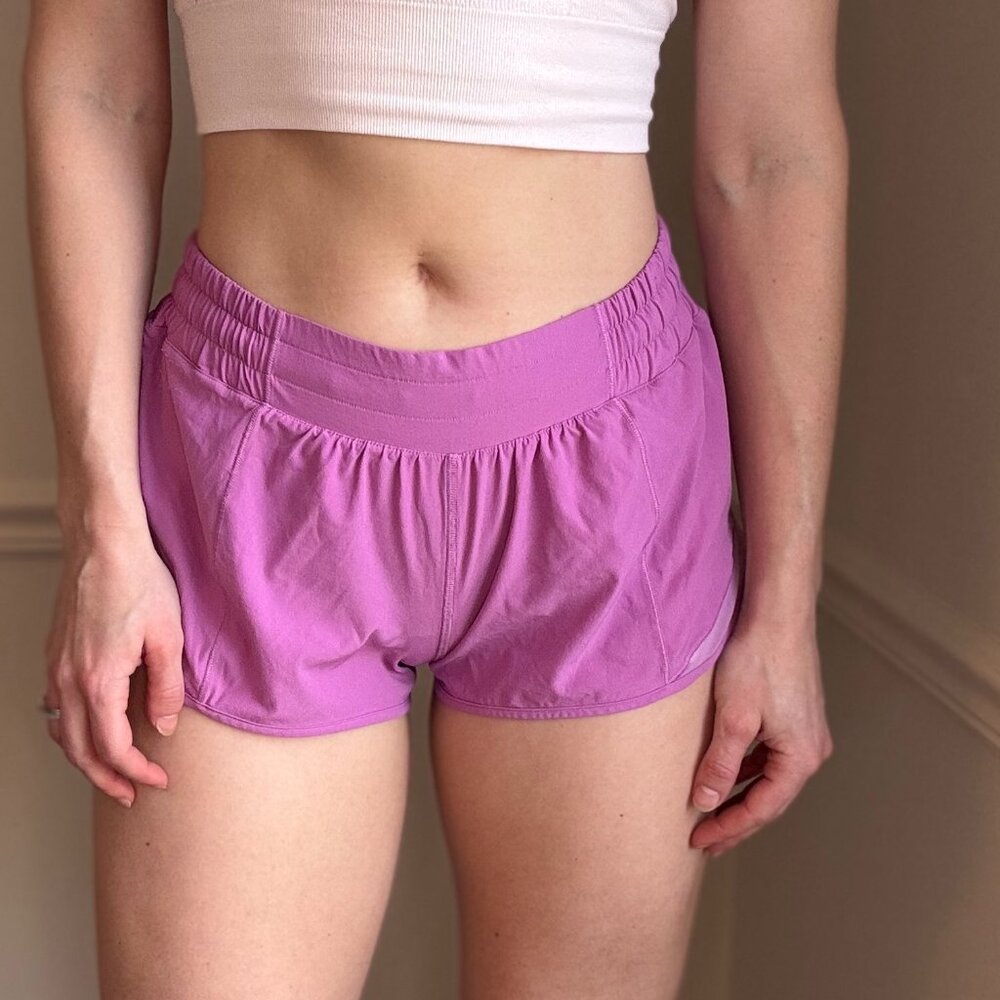 Lululemon Hotty Hot Low-Rise Lined Short 2.5", Size 6, Purple